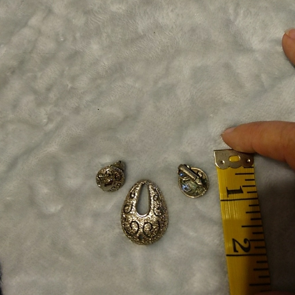 Sarah Cov pendant and earrings set